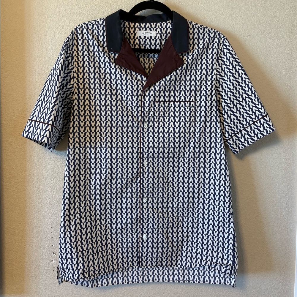 Valentino Garavani Size 39 Med. Navy Burgundy Patterned Casual Button Down Shirt